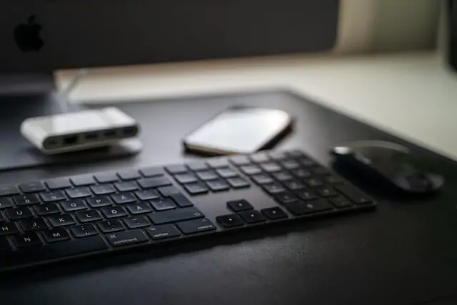 Top 6 Best Left Handed Computer Keyboards [List & Guide]
